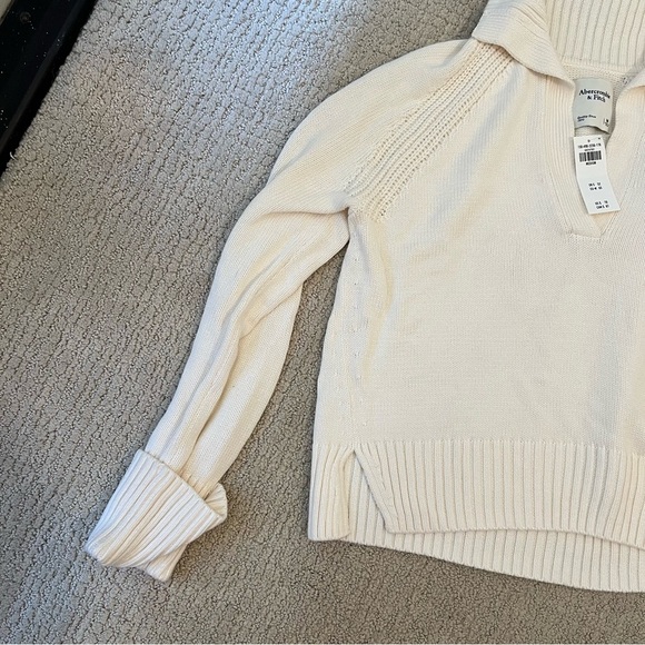Abercrombie Notch Neck Cream Sweater - Picture 3 of 4
